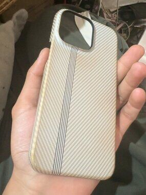 White Carbon Fiber Stripe Minimalist Case